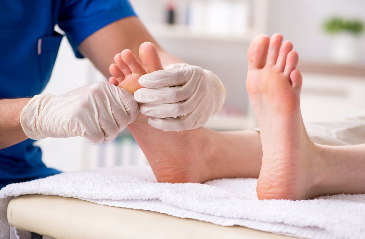Diabetic Foot Ulcer Treatment Near Me: Advanced Care & Recovery Tips